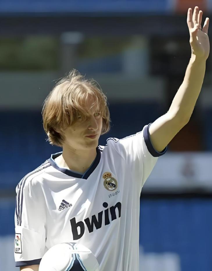 贝博在线登入加时末段欧冠传出新动向，巴黎圣日耳曼绝杀压哨，管理层表态：质疑声仍在，更衣室氛围转暖的简单介绍